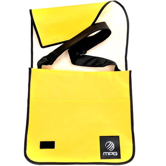 $5 l MPG Cross Body Bag - Picture 3 of 4